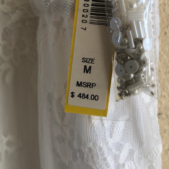 Alice + Olivia Lace Embellished Dress - Picture 5 of 6